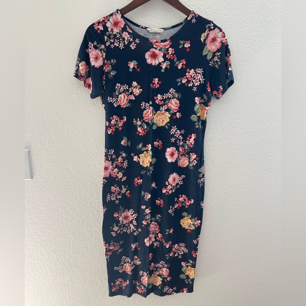 First Look Size XS Navy Floral Midi Shift Dress
